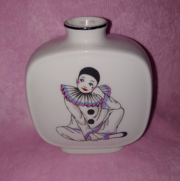 Small vintage porcelain vase.